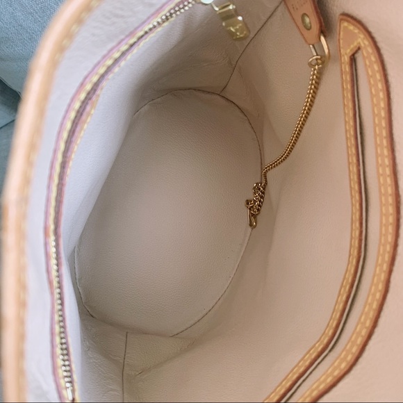 OFFERS? Louis Vuitton Vintage Bucket Bag - Picture 11 of 14